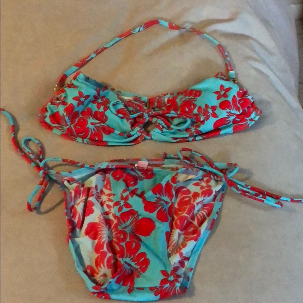 Bikini - Picture 2 of 6